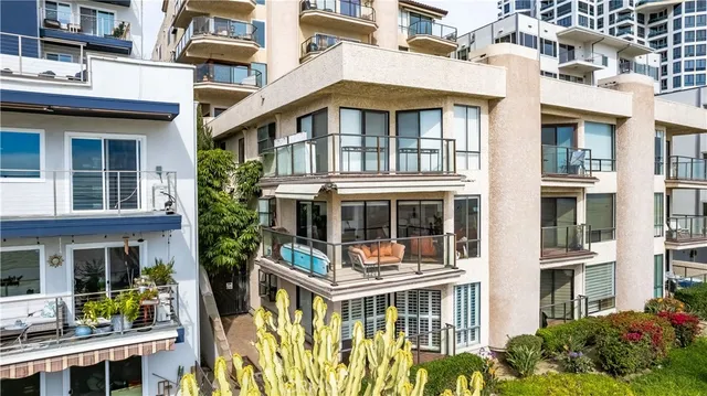 $1,495,000 | 1230 East Ocean Boulevard, Unit 201, Long Beach, CA 90802