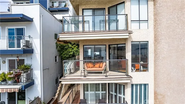 $1,495,000 | 1230 East Ocean Boulevard, Unit 201, Long Beach, CA 90802