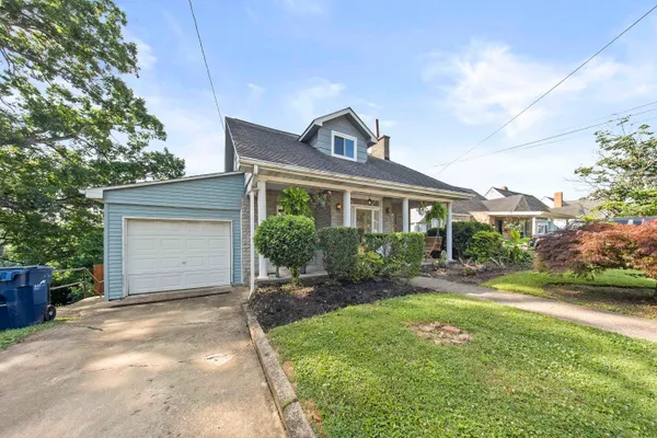 $179,900 | 1404 Nichols Place, Ashland, KY 41101
