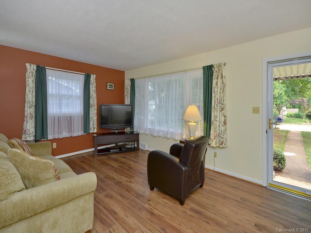 72 Rash Road Asheville, NC 28806 - Photo 4 of 18 Gallery Image 4