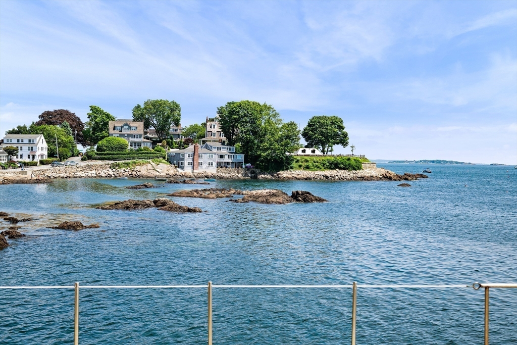 137 R Front Street Marblehead, MA 01945 - Photo 10 of 36
