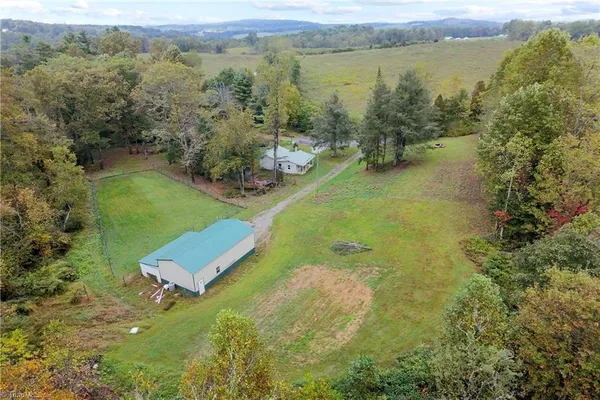 $225,000 | 487 Dry Twig Road, Laurel Fork, VA 24352