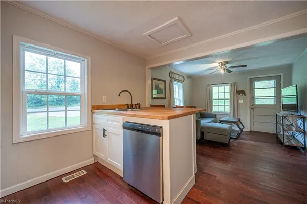 $225,000 | 487 Dry Twig Road, Laurel Fork, VA 24352