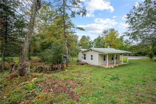 $225,000 | 487 Dry Twig Road, Laurel Fork, VA 24352
