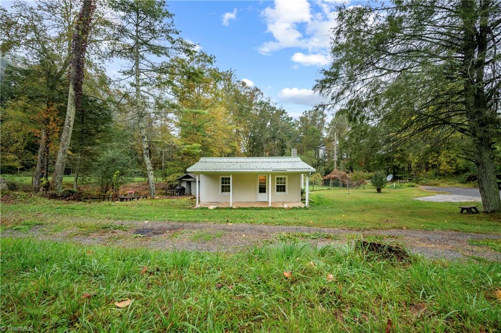 487 Dry Twig Road Laurel Fork, VA 24352 - Photo 6 of 39