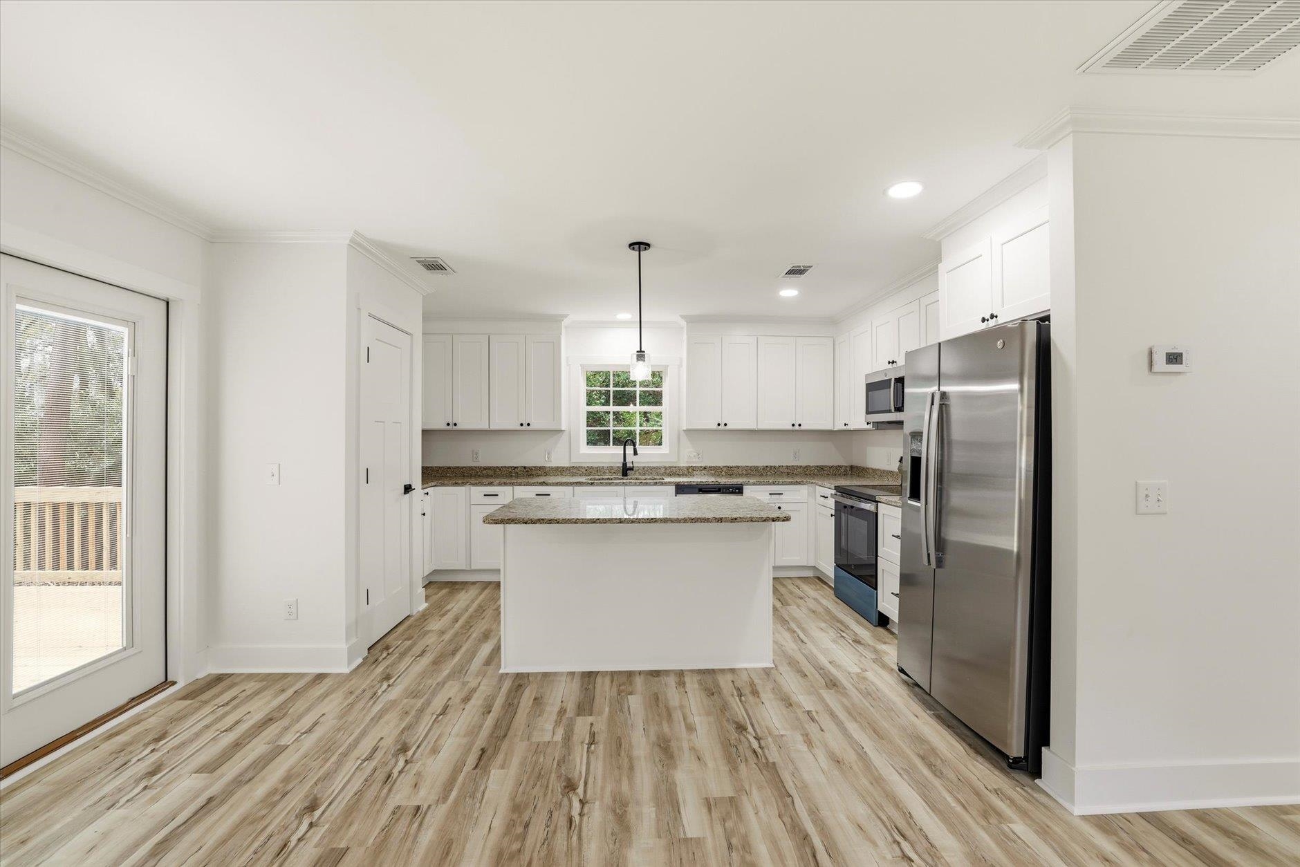 2216 Azalea Drive Southeast Moultrie, GA 31768 - Photo 8 of 42