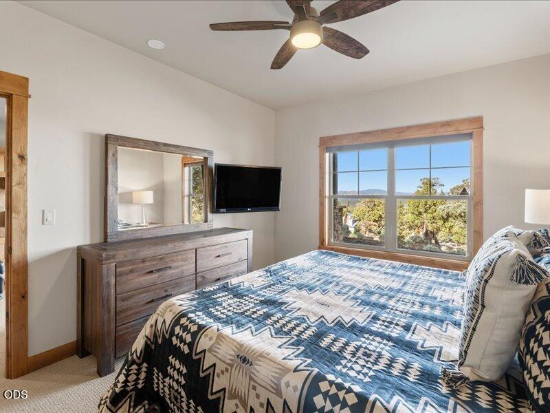 360 Vista Rim Drive Redmond, OR 97756 - Photo 68 of 147