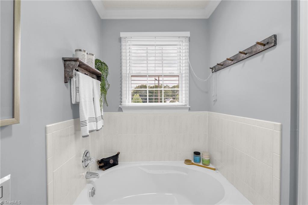 2190 Lindsey Bridge Road Madison, NC 27025 - Photo 22 of 50 Gallery Image 22