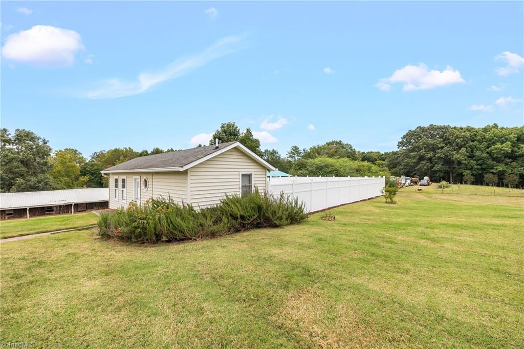 2190 Lindsey Bridge Road Madison, NC 27025 - Photo 37 of 50 Gallery Image 37