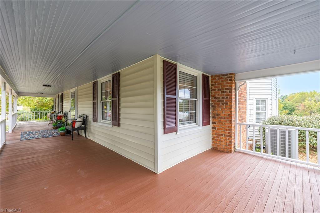 2190 Lindsey Bridge Road Madison, NC 27025 - Photo 5 of 50 Gallery Image 5