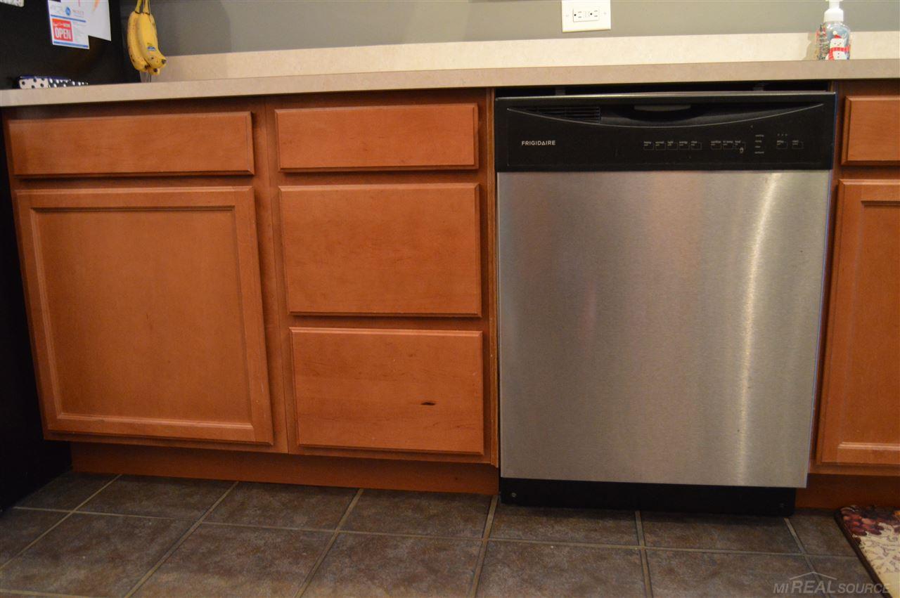 10001 Pound Road Columbus, MI 48063 - Photo 20 of 45 31337675-19.JPG
