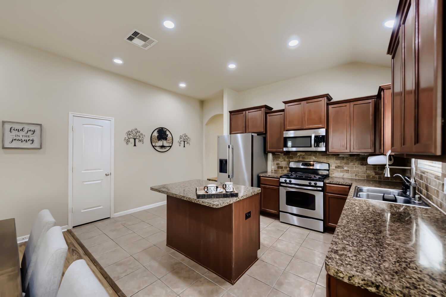 10 Supiro Court Manvel, TX 77578 - Photo 10 of 25