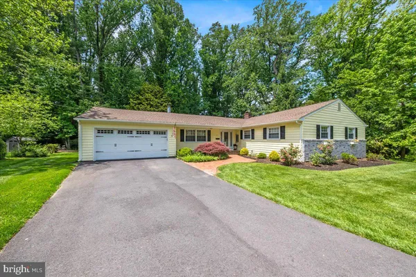 $700,000 | 40 Pine Knoll Drive, Lawrence Township, NJ 08648