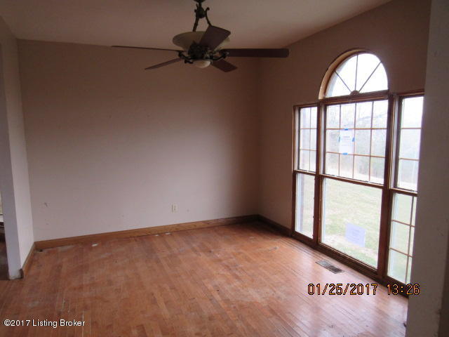 6515 Routt Road Louisville, KY 40299 - Photo 7 of 18 IMG_5513