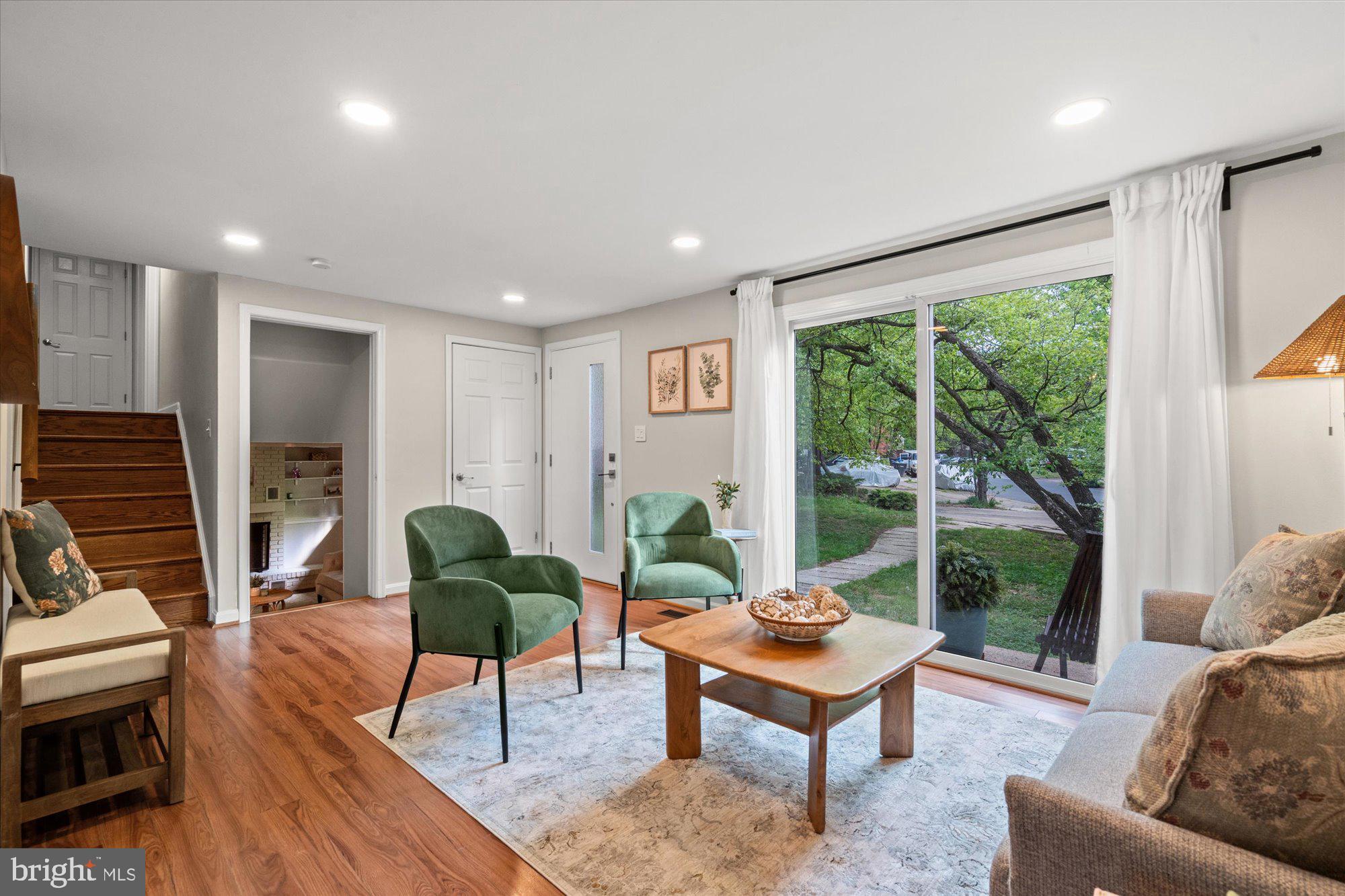 2228 Cocquina Drive Reston, VA 20191 - Photo 4 of 36