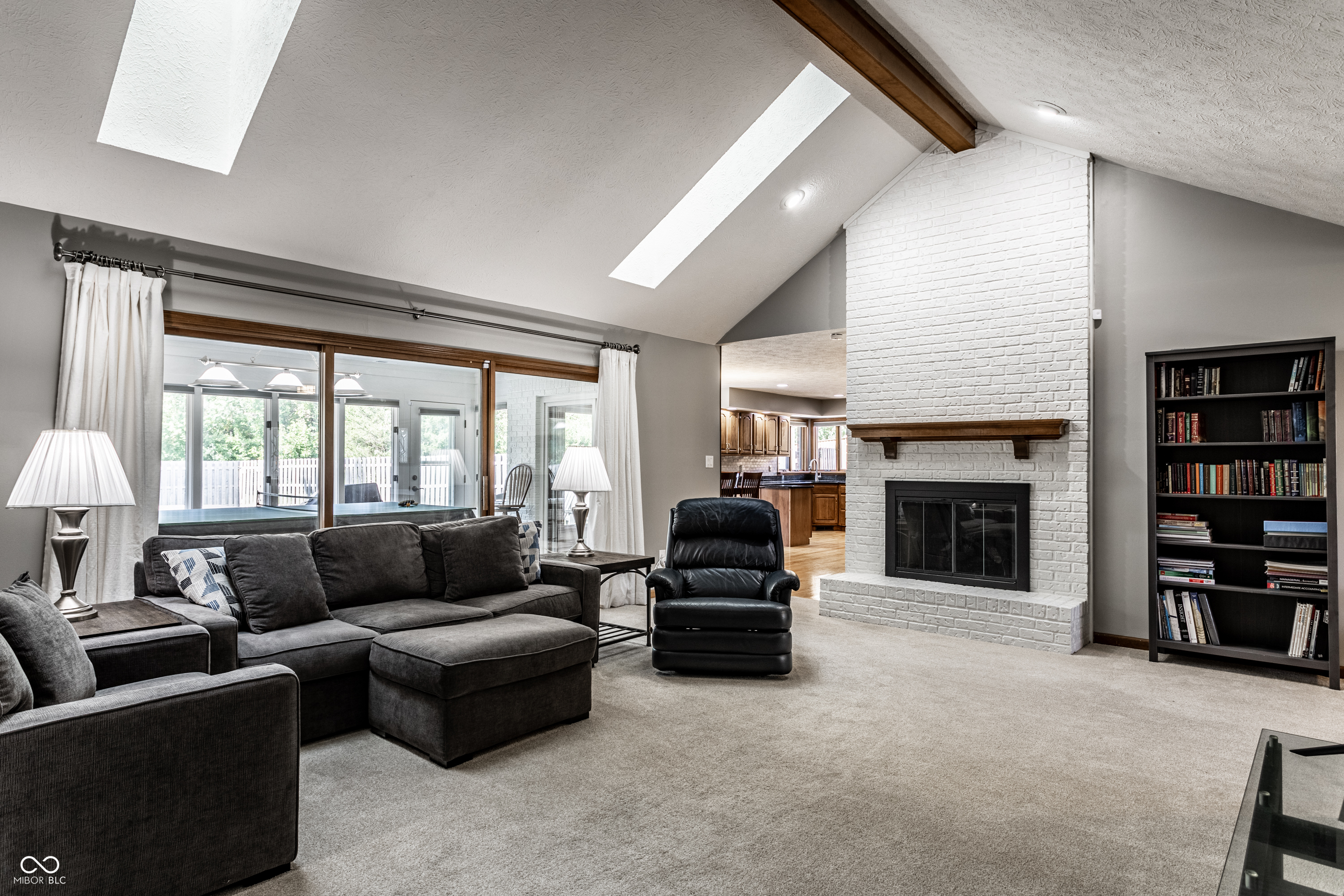 12272 Charing Cross Road Carmel, IN 46033 - Photo 6 of 34 Gallery Image 6