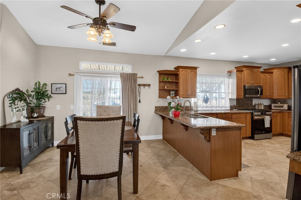 11380 Rochester Road Phelan, CA 92371 - Photo 15 of 55