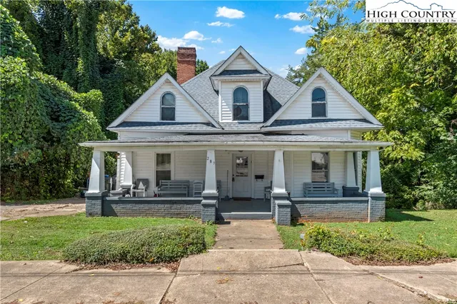 $155,000 | 289 North Bridge Street, Elkin, NC 28621