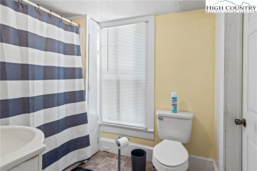 289 North Bridge Street Elkin, NC 28621 - Photo 17 of 29