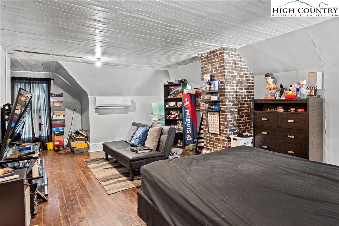 289 North Bridge Street Elkin, NC 28621 - Photo 23 of 29