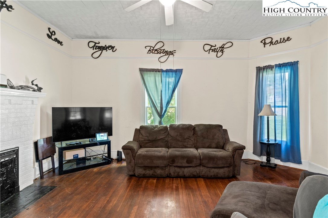 289 North Bridge Street Elkin, NC 28621 - Photo 6 of 29