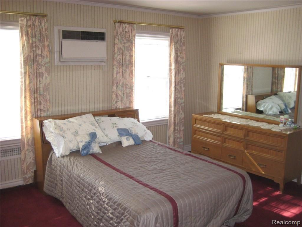 69 Vendome Road Grosse Pointe, MI 48236 - Photo 13 of 16 IMG_1363.JPG