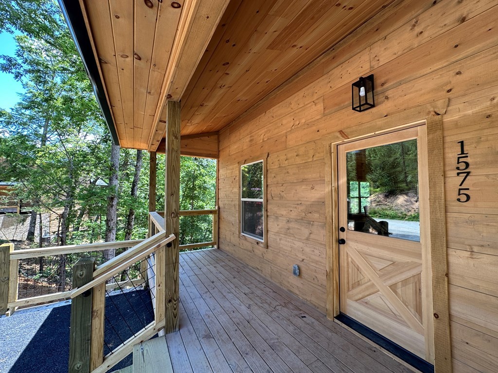 1575 Bear Valley Road Sevierville, TN 37876 - Photo 2 of 35