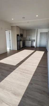 $3,650 | 49 North Central Avenue, Unit 505, Valley Stream, NY 11580