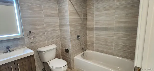 $3,650 | 49 North Central Avenue, Unit 505, Valley Stream, NY 11580