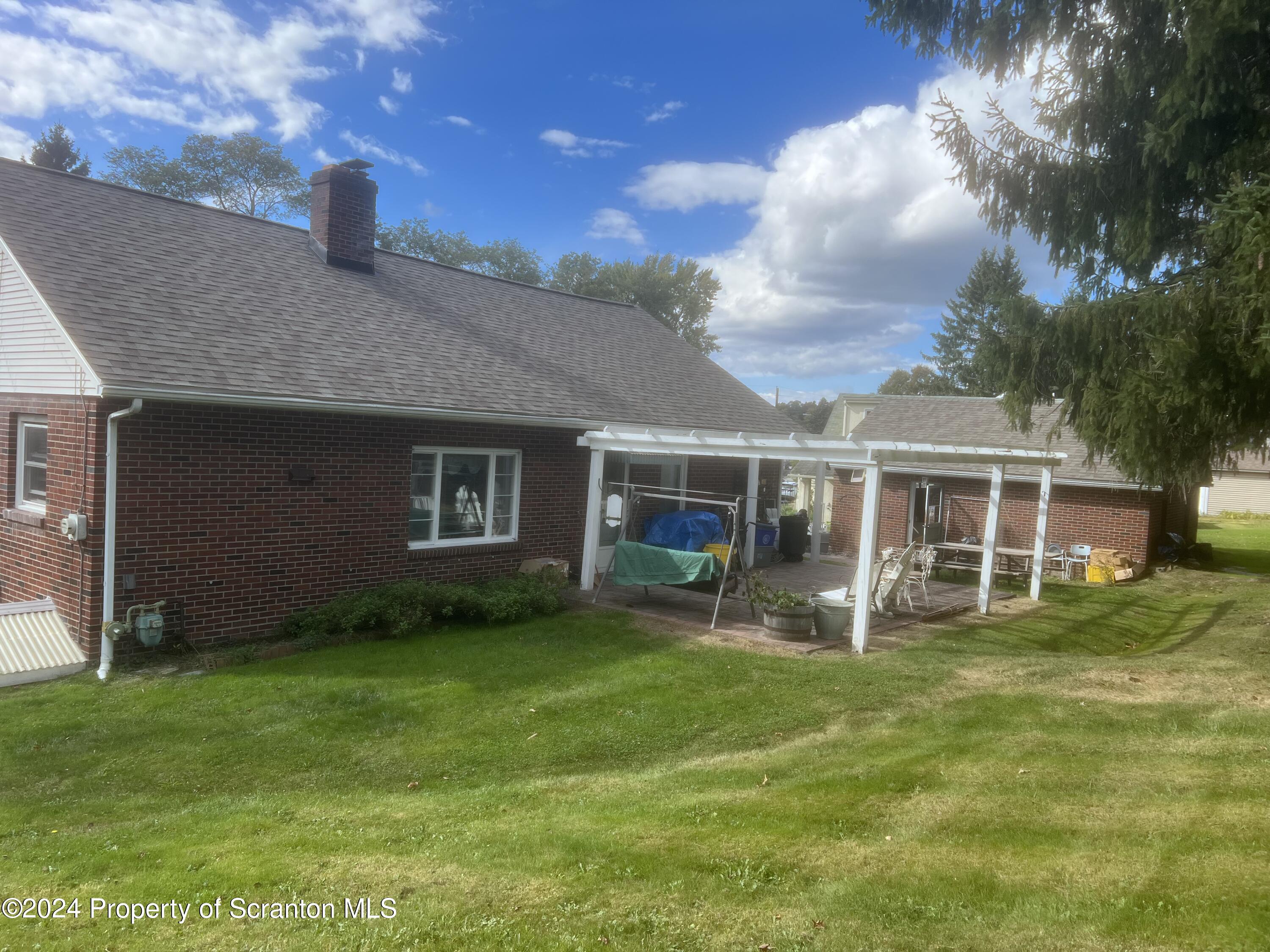 908 South Abington Road Clarks Summit, PA 18411 - Photo 3 of 11 Gallery Image 3