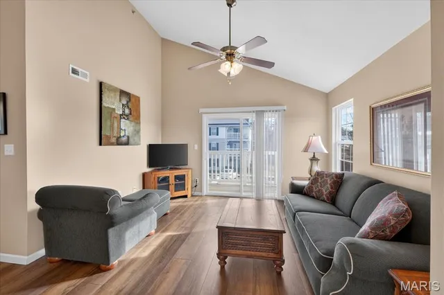 $172,500 | 2490 Lampong Drive, Unit 300C, St. Louis, MO 63125