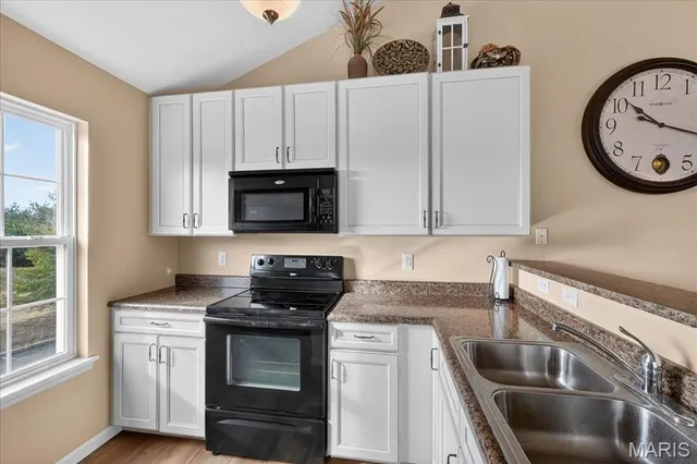 $172,500 | 2490 Lampong Drive, Unit 300C, St. Louis, MO 63125