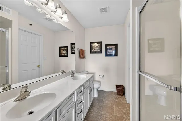 $172,500 | 2490 Lampong Drive, Unit 300C, St. Louis, MO 63125