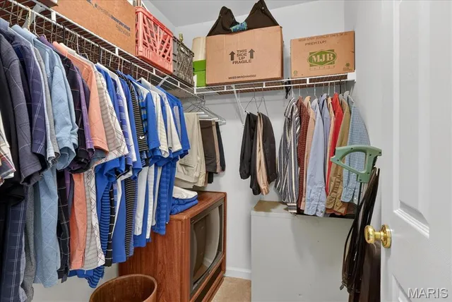 $172,500 | 2490 Lampong Drive, Unit 300C, St. Louis, MO 63125