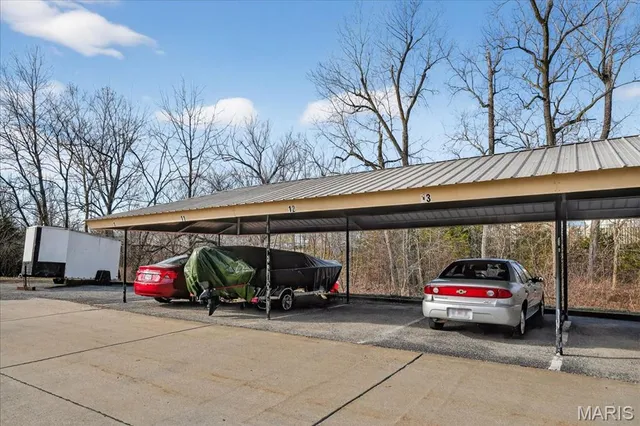 $172,500 | 2490 Lampong Drive, Unit 300C, St. Louis, MO 63125