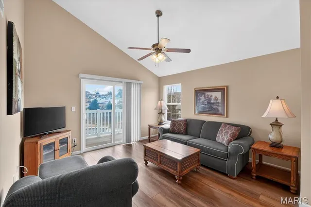 $172,500 | 2490 Lampong Drive, Unit 300C, St. Louis, MO 63125