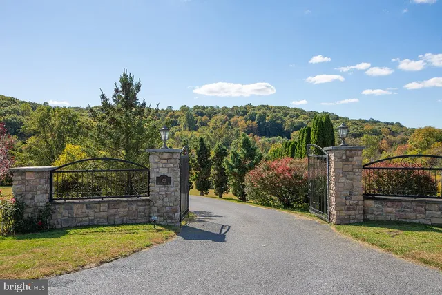 $779,900 | 100 Kohlers Hill Road, Kutztown, PA 19530