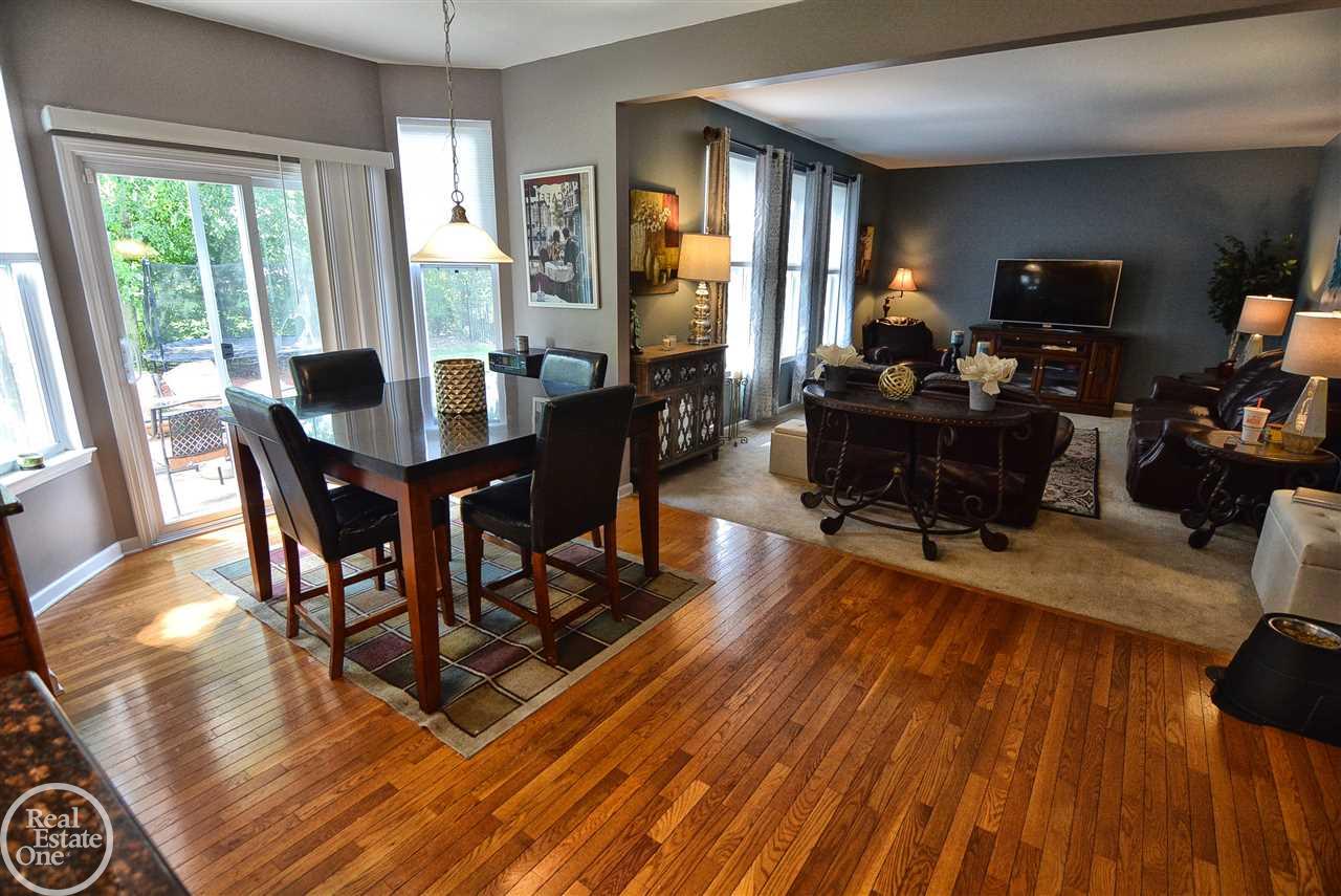 47883 Gloede Road Macomb, MI 48044 - Photo 10 of 38 31324759-9.JPG