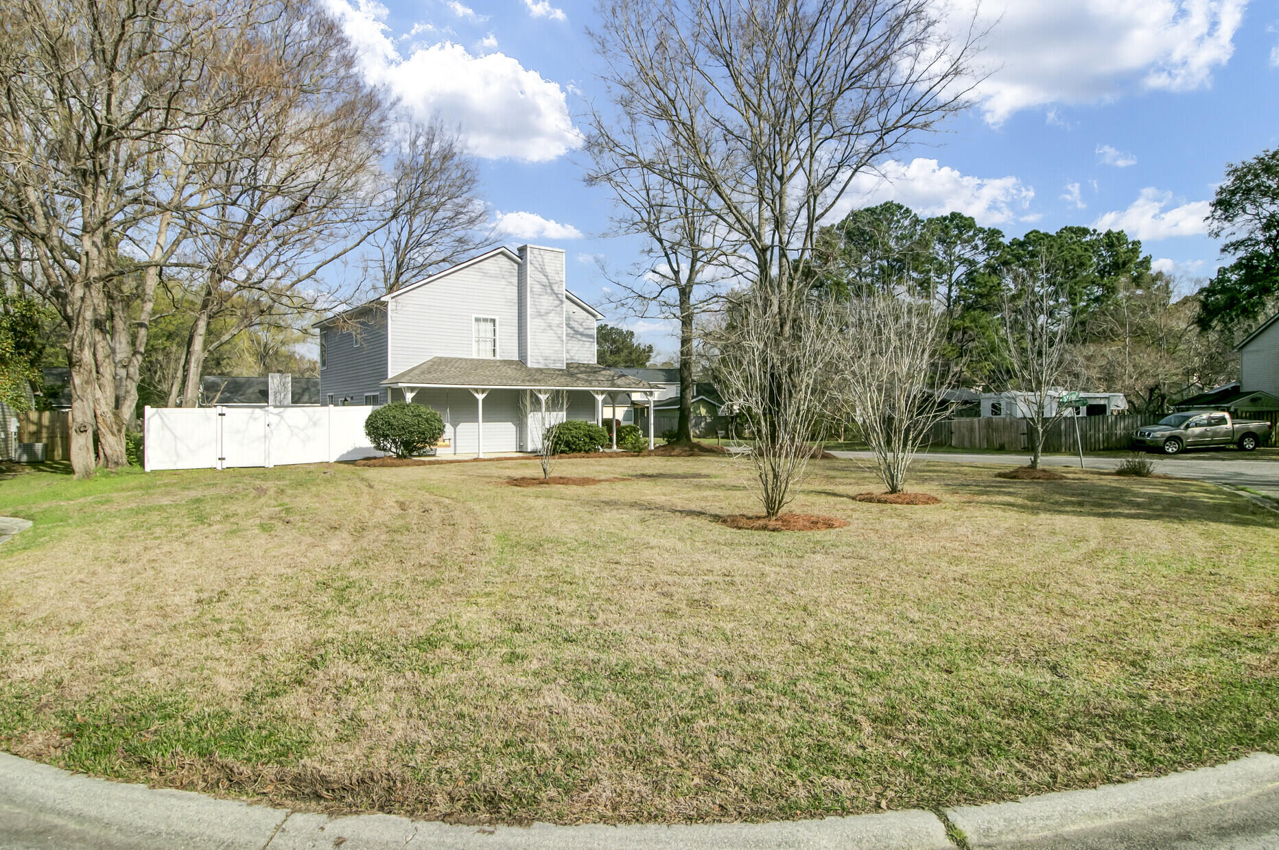 2423 Castlereagh Road Charleston, SC 29414 - Photo 4 of 35 40_6_mls