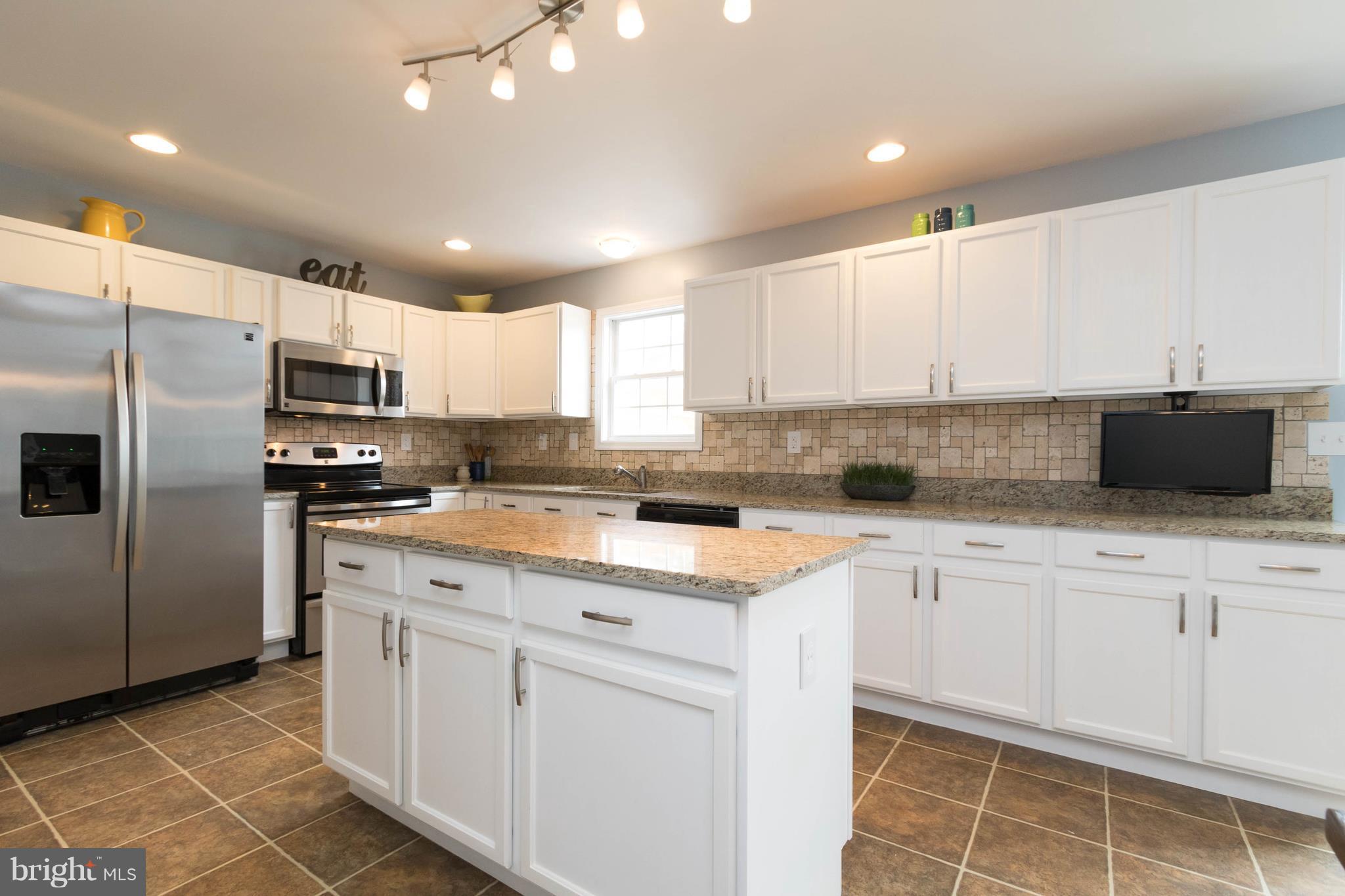 3299 Stingray Road Goldvein, VA 22720 - Photo 5 of 30 Kitchen with Stainless Appliances