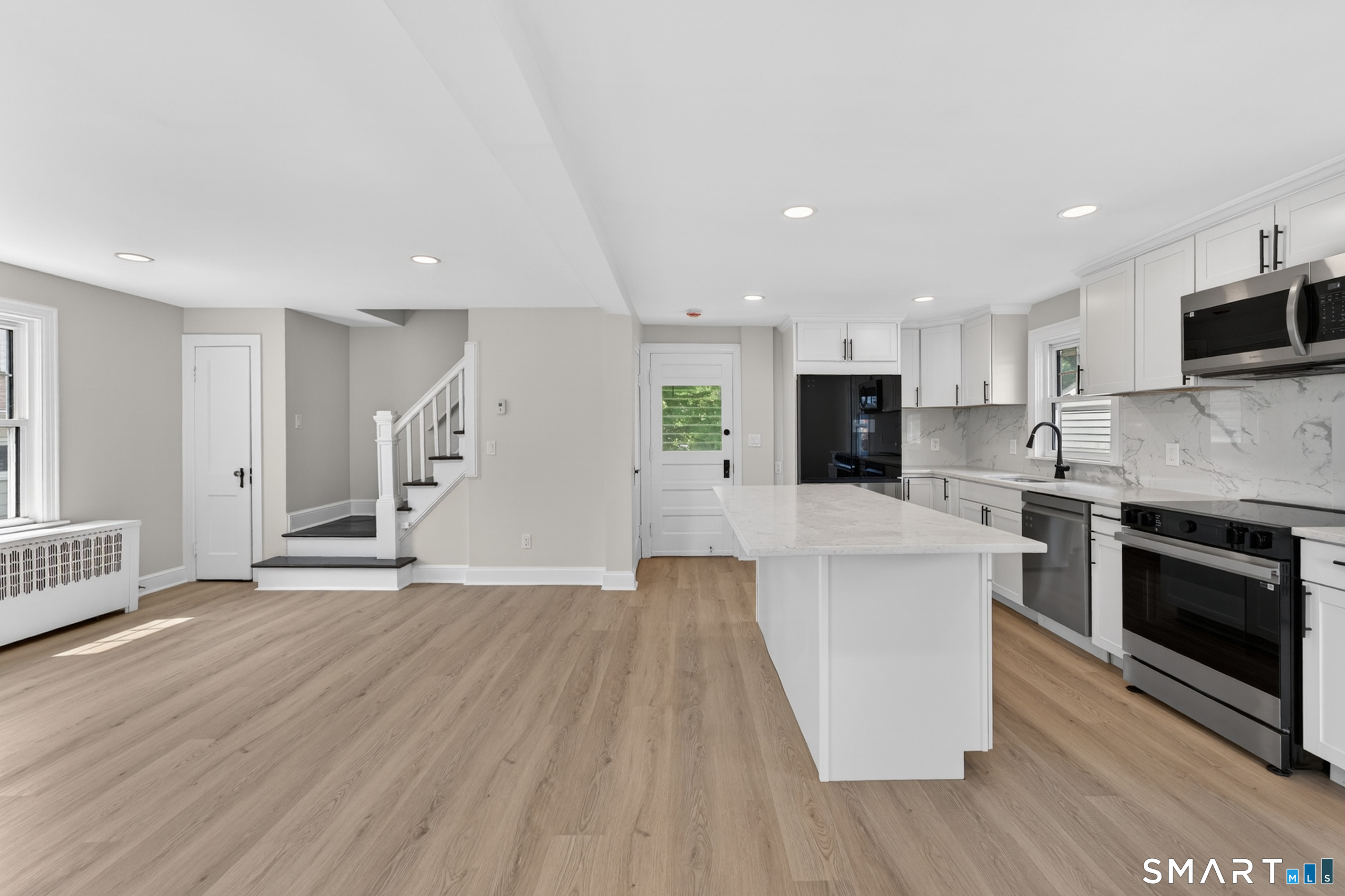55 Woodlawn Road New London, CT 06320 - Photo 19 of 36