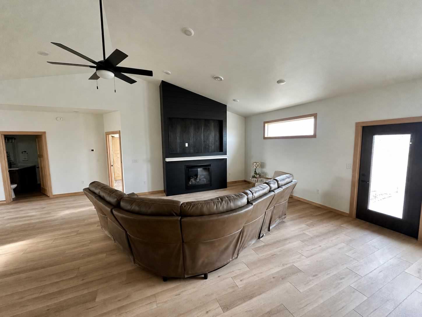 215 Emma Court Mapleton, ND 58059 - Photo 5 of 33