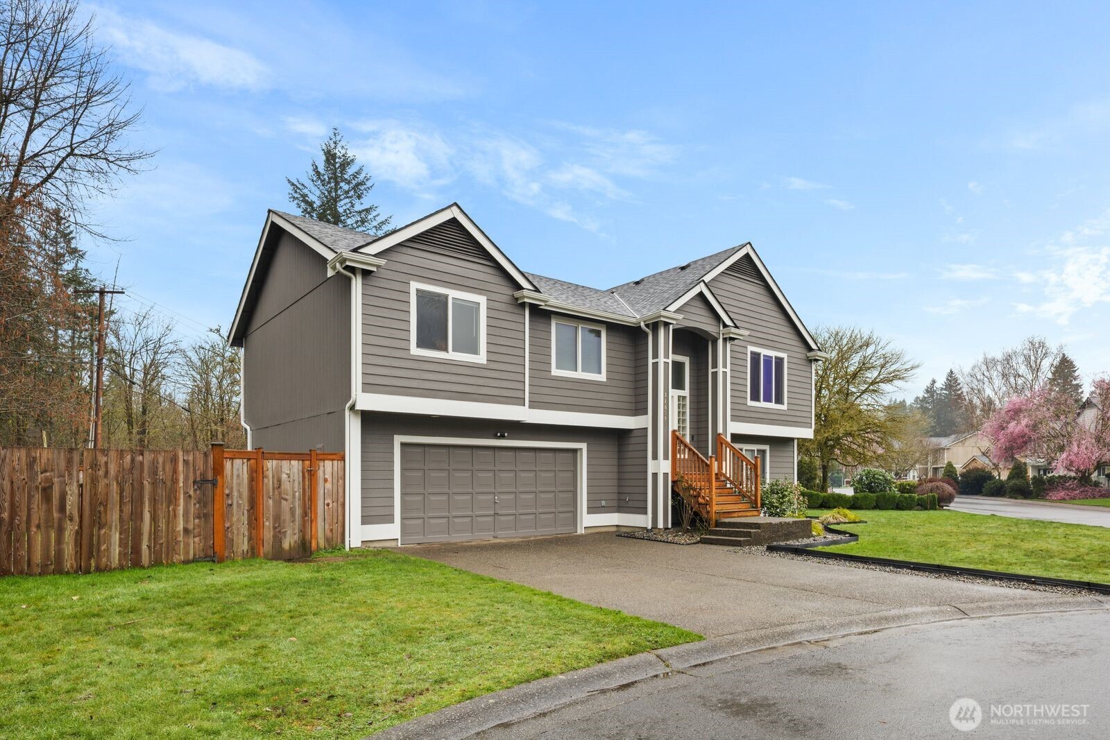 21659 Southeast 239th Place Maple Valley, WA 98038 - Photo 2 of 34