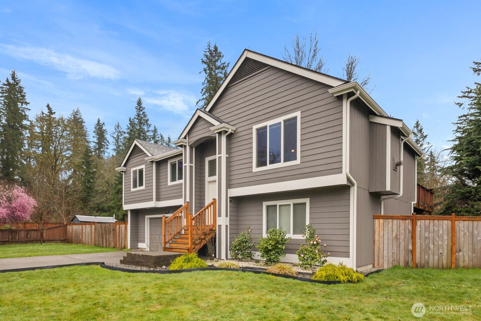 21659 Southeast 239th Place Maple Valley, WA 98038 - Photo 3 of 34