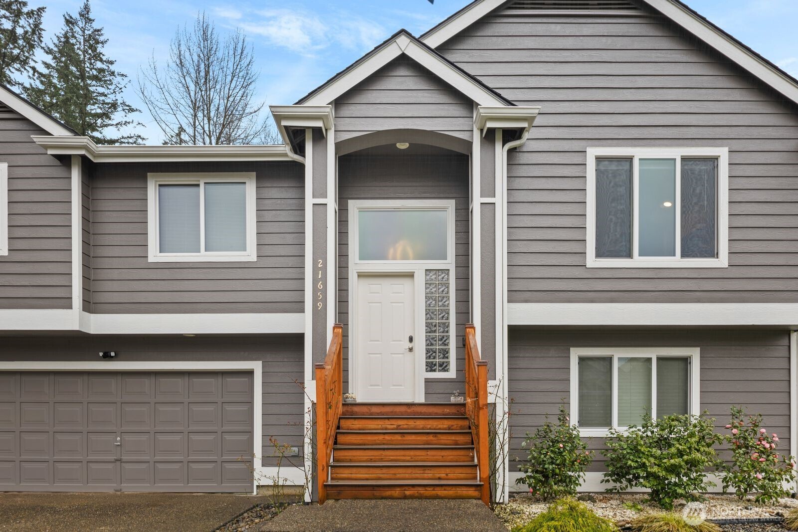21659 Southeast 239th Place Maple Valley, WA 98038 - Photo 4 of 34