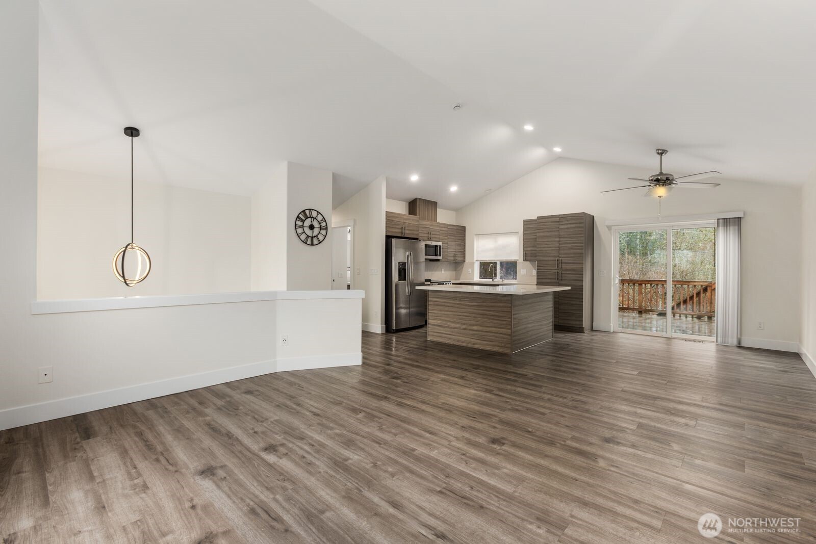 21659 Southeast 239th Place Maple Valley, WA 98038 - Photo 5 of 34