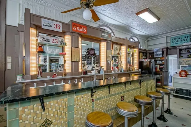 $1,625,000 | 1101 Royal Street, New Orleans, LA 70116