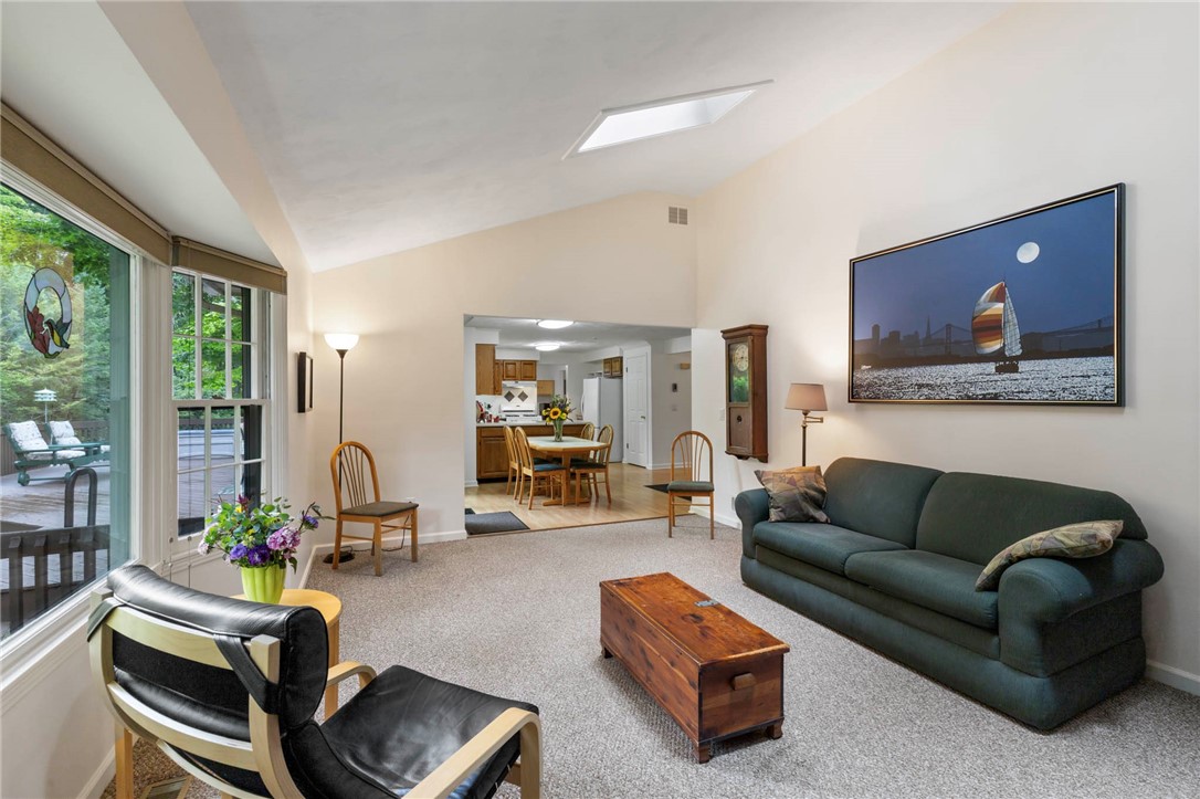 693 Ashdon Circle Webster, NY 14580 - Photo 21 of 50 Family room