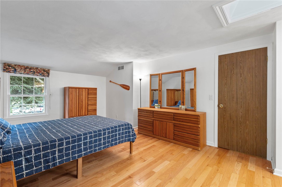 693 Ashdon Circle Webster, NY 14580 - Photo 25 of 50 Primary bedroom