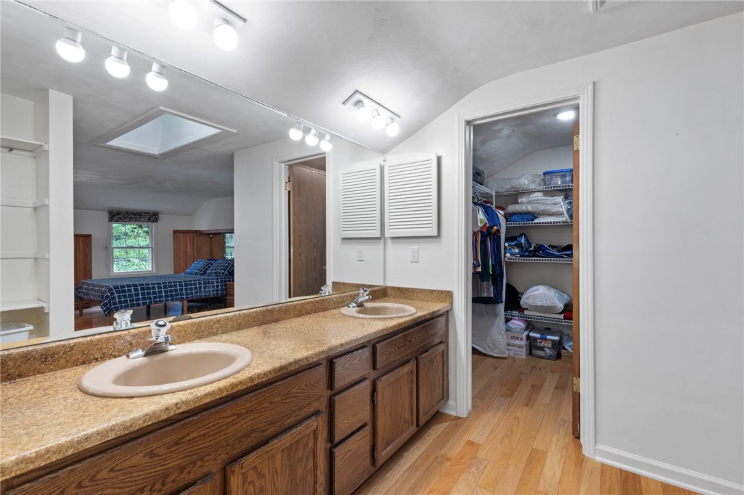 693 Ashdon Circle Webster, NY 14580 - Photo 29 of 50 Primary bath